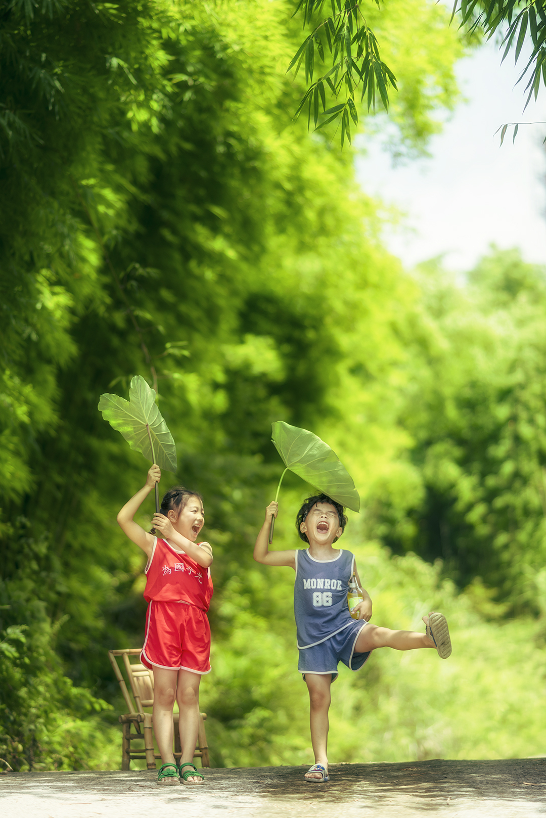一等奖：《盛夏童趣》 作者：尚色教主
